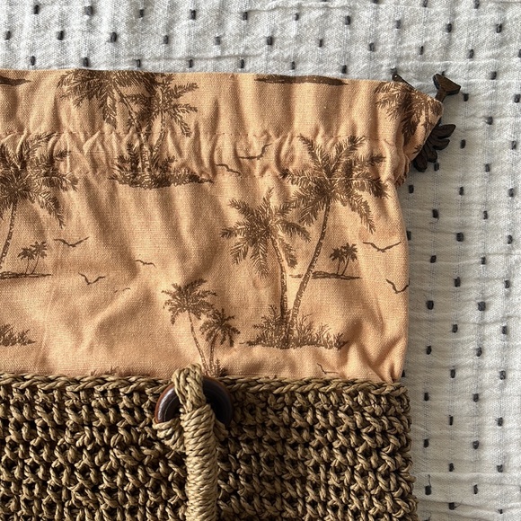 Cappelli Straworld Straw Cinched Tote Bag Island Print Wooden Palm Tree Charms - Picture 9 of 11